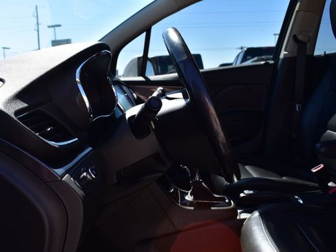 Used 2019 Buick Encore Essence FWD image 38
