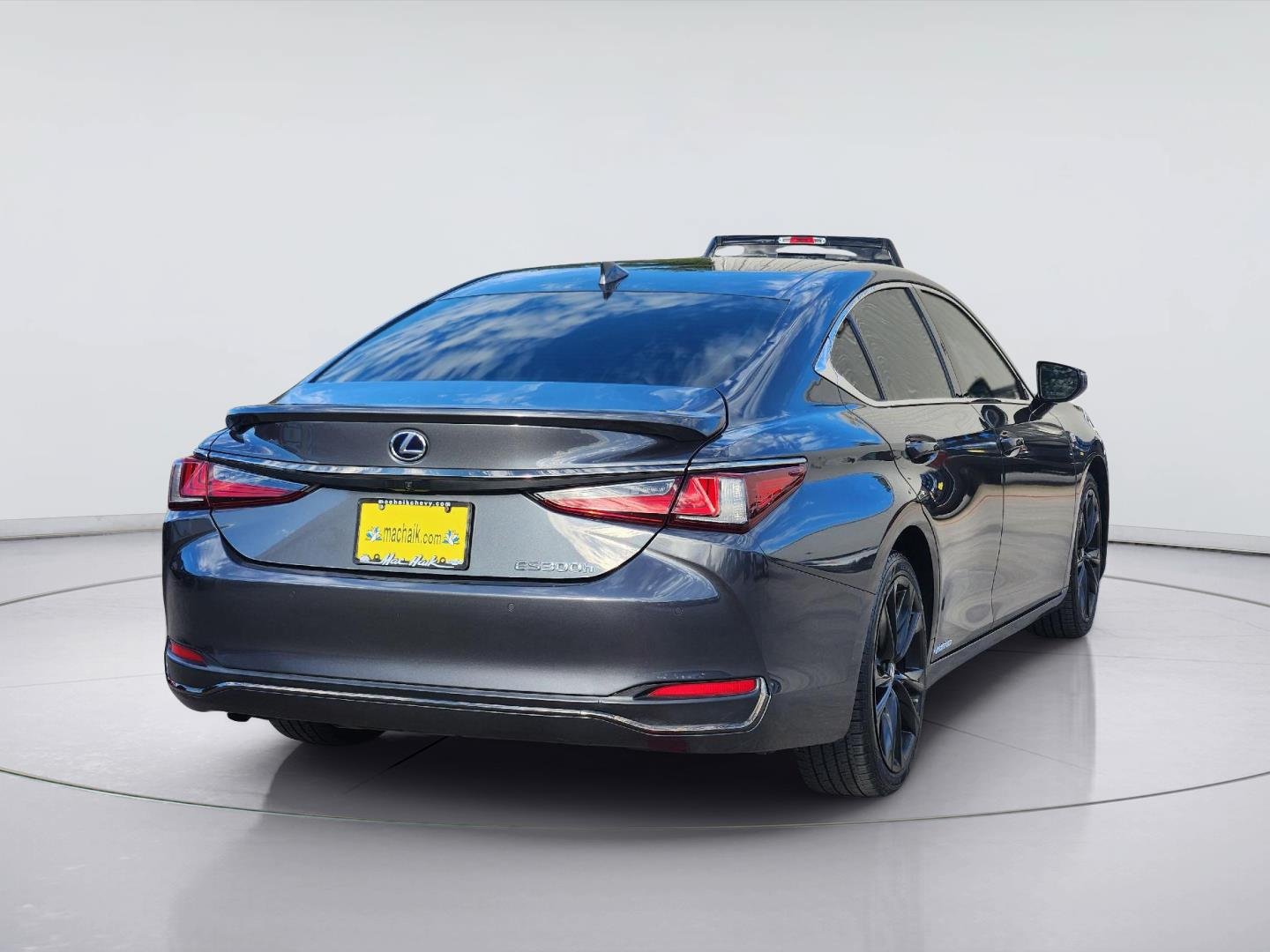 Used 2022 Lexus ES 300h F Sport w/ Accessory Package 2 FWD image 5