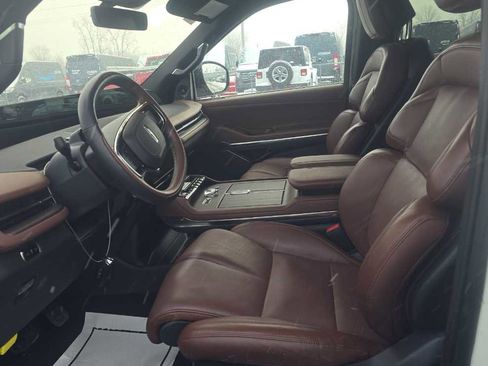 Used 2025 Lincoln Navigator L Reserve image 10