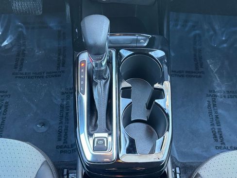 Used 2025 Chevrolet Trax LT image 35