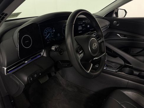 Used 2025 Hyundai Elantra Limited FWD image 22
