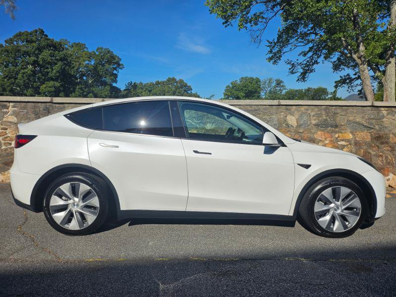 Used 2021 Tesla Model Y Long Range AWD/4WD image 10