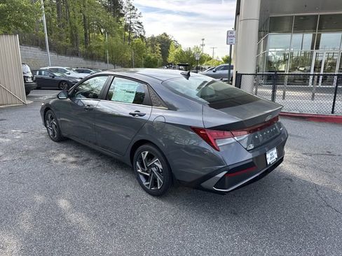 New 2026 Hyundai Elantra Limited FWD image 5