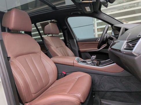 Used 2019 BMW X5 xDrive50i w/ M Sport Package image 35