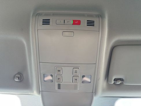 Used 2024 Volkswagen Taos SE image 22