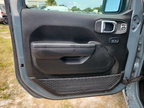 Used 2024 Jeep Gladiator Sport AWD/4WD image 13