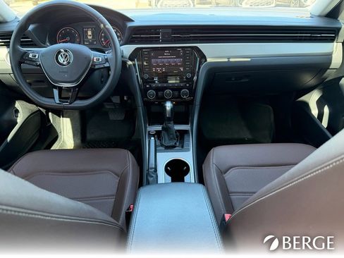 Used 2021 Volkswagen Passat 2.0T SE image 19