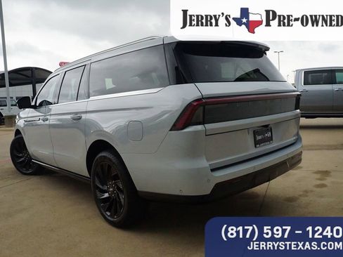 Used 2025 Lincoln Navigator L Black Label image 2