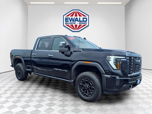 Used 2024 GMC Sierra 2500 Denali Ultimate w/ Max Trailering Package AWD/4WD image 2
