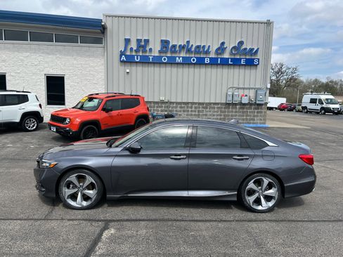 Used 2018 Honda Accord Touring image 4