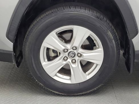 Used 2019 Toyota RAV4 XLE image 31