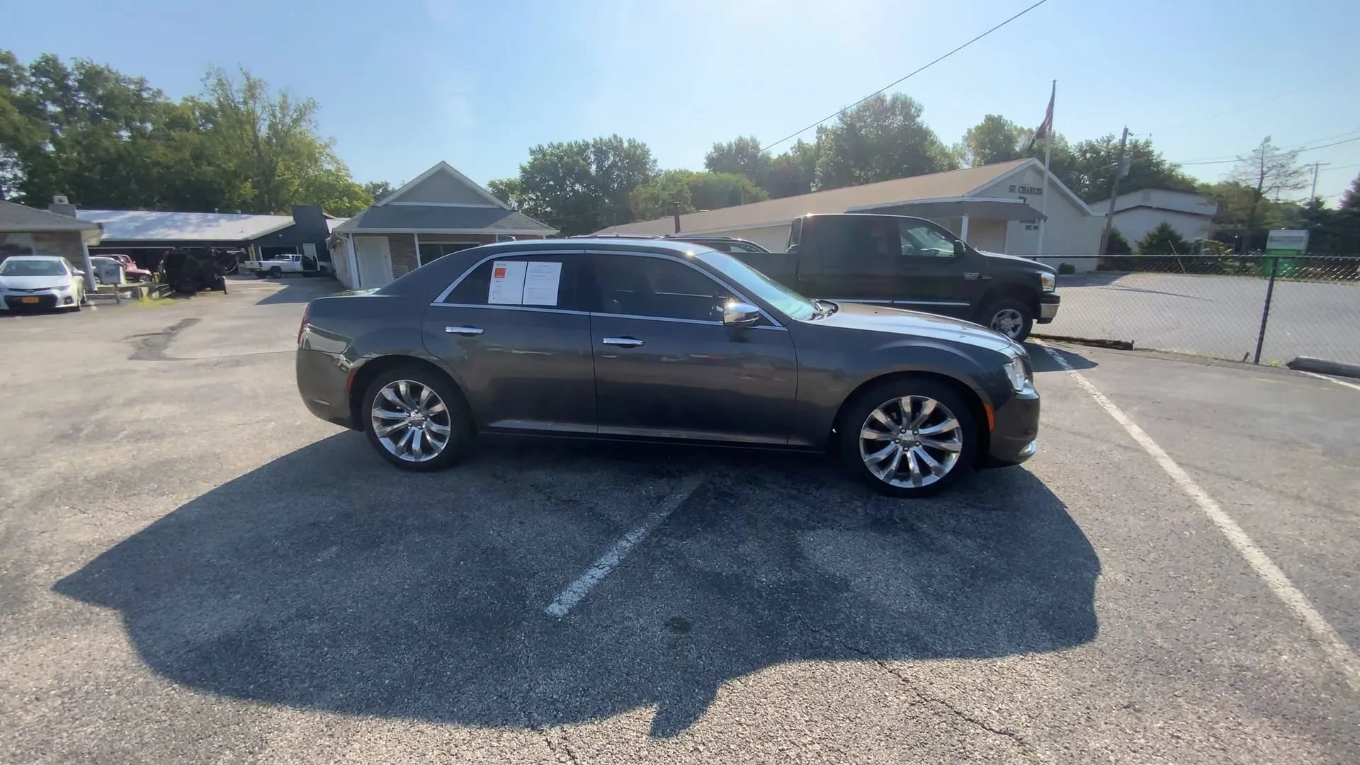 Used 2019 Chrysler 300 Limited RWD image 8