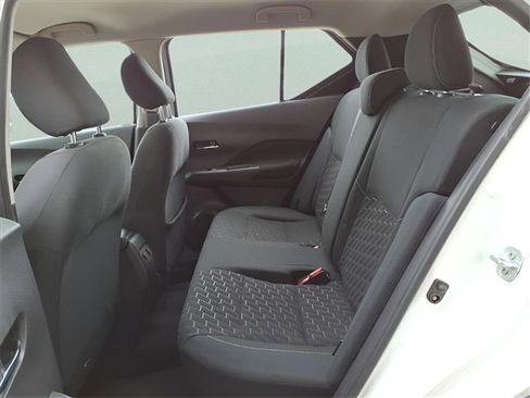 Used 2021 Nissan Kicks SV image 23