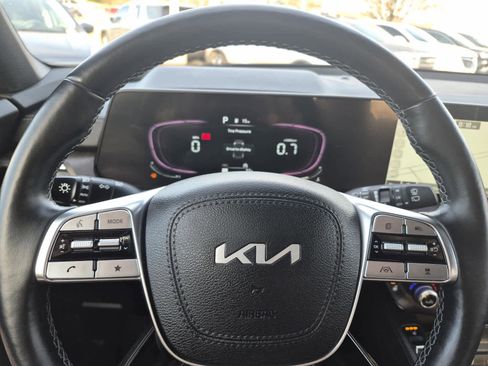 Used 2023 Kia Telluride EX w/ EX Captain's Chair Package image 22