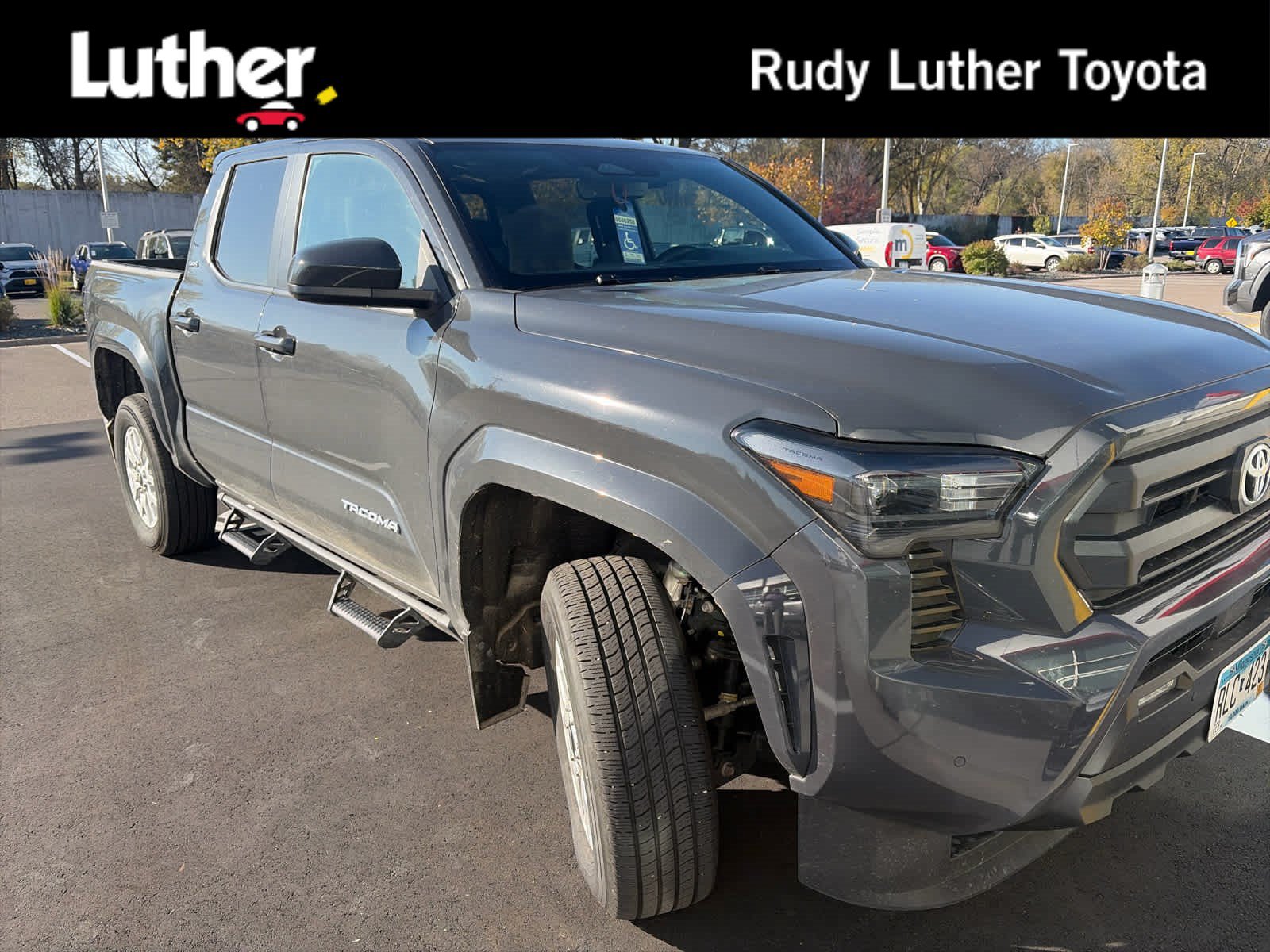 Certified 2024 Toyota Tacoma SR5 AWD/4WD image 1