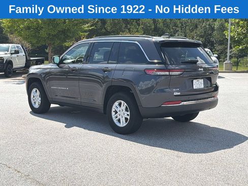 Used 2025 Jeep Grand Cherokee Laredo w/ Trailer Tow Package AWD/4WD image 5