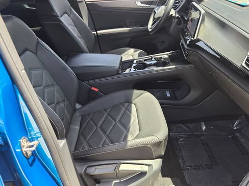 Certified 2024 Volkswagen Atlas Cross Sport SE FWD image 15