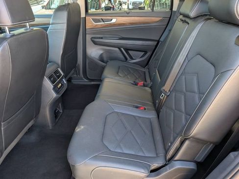 Used 2025 Volkswagen Atlas SE FWD image 24