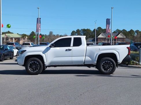 Used 2025 Toyota Tacoma SR image 7