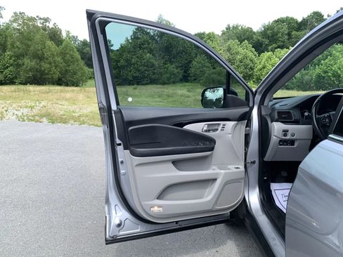 Used 2017 Honda Pilot Touring image 25