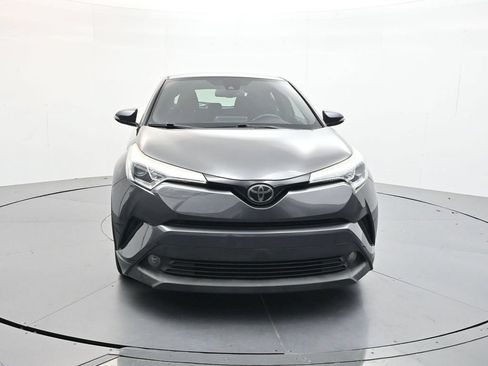 Used 2018 Toyota C-HR XLE FWD image 2