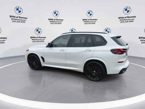 Used 2024 BMW X5 xDrive40i w/ M Sport Package AWD/4WD image 6