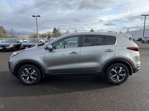 Used 2022 Kia Sportage LX image 5
