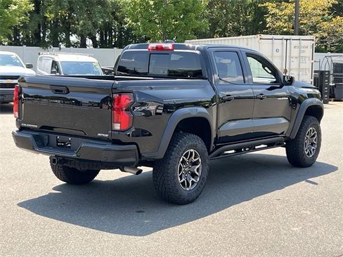 Used 2024 Chevrolet Colorado ZR2 w/ Technology Package image 13