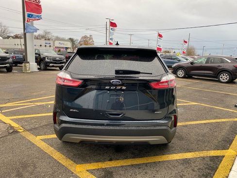 Used 2024 Ford Edge SEL w/ Convenience Package image 4