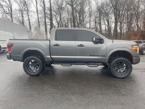 Used 2019 Nissan Titan PRO-4X w/ Pro-4x Convenience Package image 7