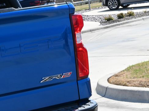 Used 2022 Chevrolet Silverado 1500 ZR2 w/ Technology Package image 7