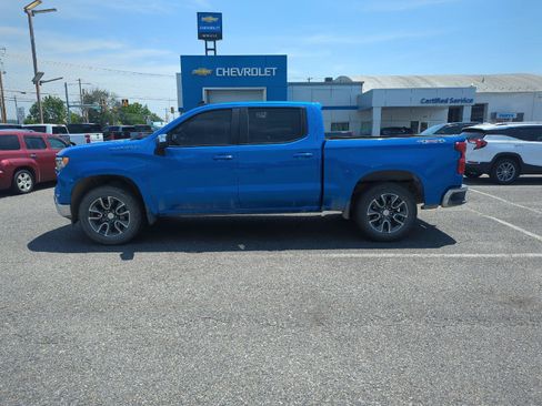 Certified 2025 Chevrolet Silverado 1500 LT AWD/4WD image 4