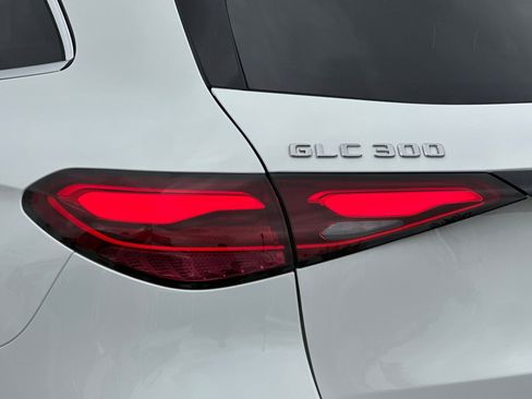 Certified 2025 Mercedes-Benz GLC 300 image 27