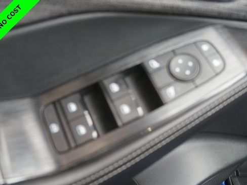 Used 2022 Nissan Rogue S image 28