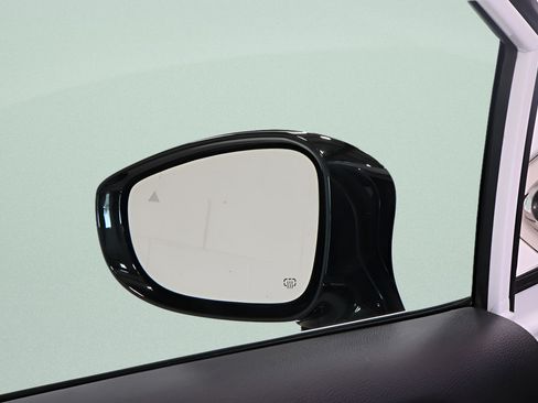 Used 2026 Chrysler Pacifica Select FWD image 32