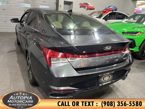 Used 2021 Hyundai Elantra Limited FWD image 4