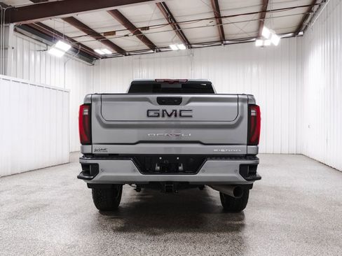 Used 2025 GMC Sierra 2500 Denali Ultimate w/ LPO, GMC Protection Package AWD/4WD image 5