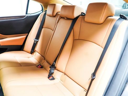 Used 2025 Lexus ES 350 w/ Premium Package FWD image 37