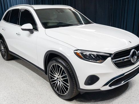 New 2026 Mercedes-Benz GLC 300 image 3