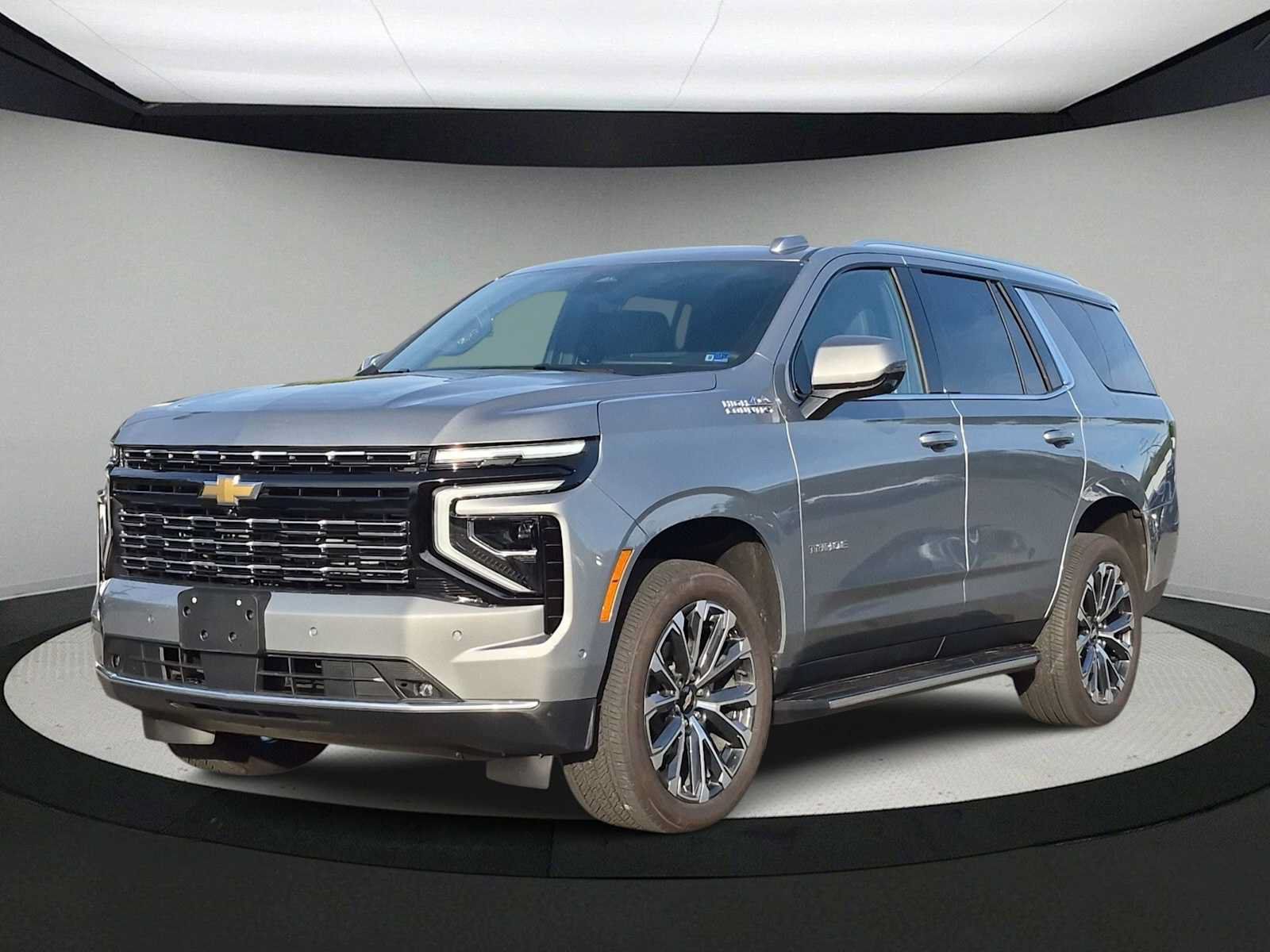 Used 2025 Chevrolet Tahoe High Country w/ Sun And Tow Package AWD/4WD image 4