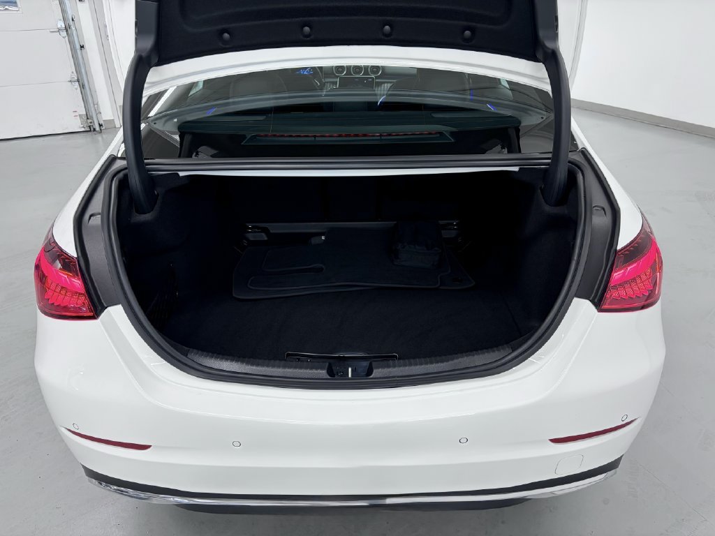 Used 2025 Mercedes-Benz C 300 4MATIC Sedan image 25