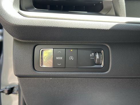 Used 2026 Chevrolet Traverse LT FWD image 45