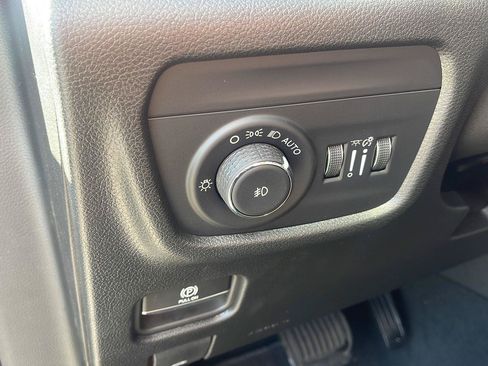 Used 2026 Jeep Grand Cherokee Limited w/ Limited Altitude Package RWD image 18