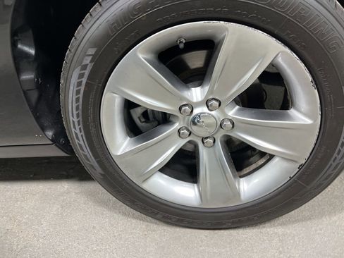 Used 2022 Dodge Challenger SXT image 36