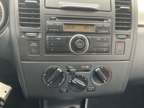 Used 2010 Nissan Versa 1.8 S image 12