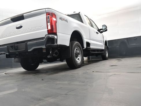 New 2026 Ford F250 XL w/ XL Chrome Package AWD/4WD image 16