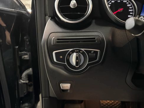 Used 2019 Mercedes-Benz GLC 300 4MATIC image 16