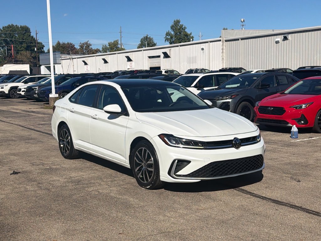 Certified 2025 Volkswagen Jetta SE FWD image 8