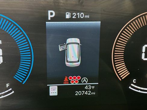 Used 2025 Hyundai Santa Fe SEL image 19