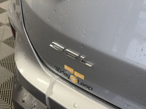 Used 2022 Ford Edge SEL w/ Convenience Package image 16